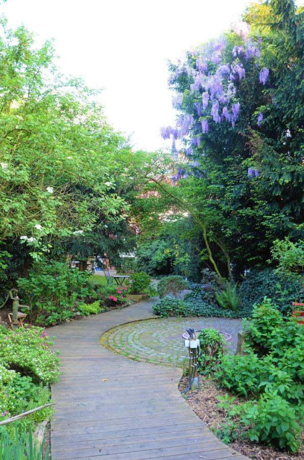 Gaestezimmer Mit Garten In Fischeln Крефельд Экстерьер фото